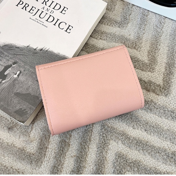 $5 ADD ON ITEM- Small Grey Faux Leather Wallet with Bow Compact Card Holder - Picture 4 of 7